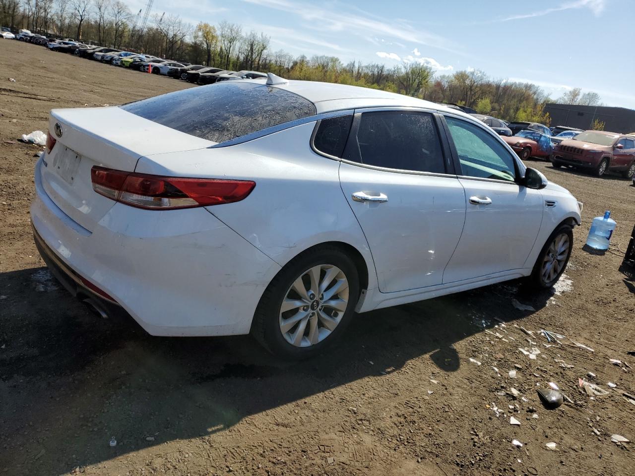 2017 Kia Optima Lx vin: 5XXGT4L3XHG130915