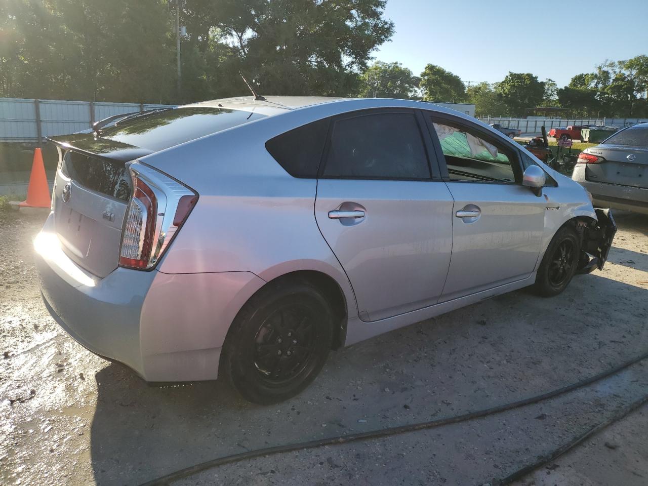 JTDKN3DU1F1984318 2015 Toyota Prius