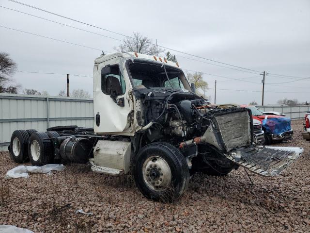Lot #2506260466 2016 FREIGHTLINER CASCADIA 1 salvage car