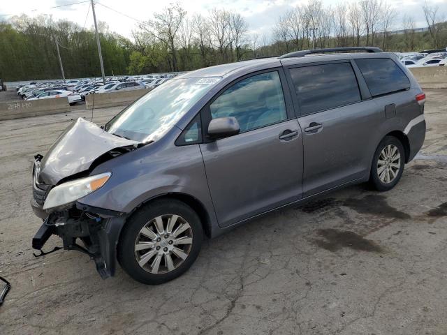 Lot #2540426472 2013 TOYOTA SIENNA LE salvage car