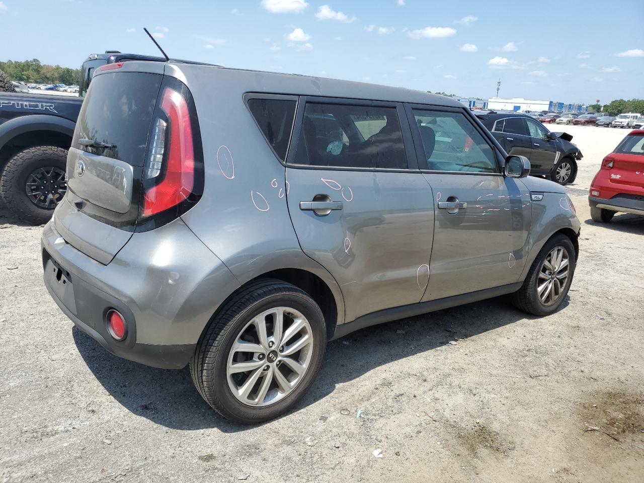 KNDJP3A59K7023900 2019 Kia Soul +