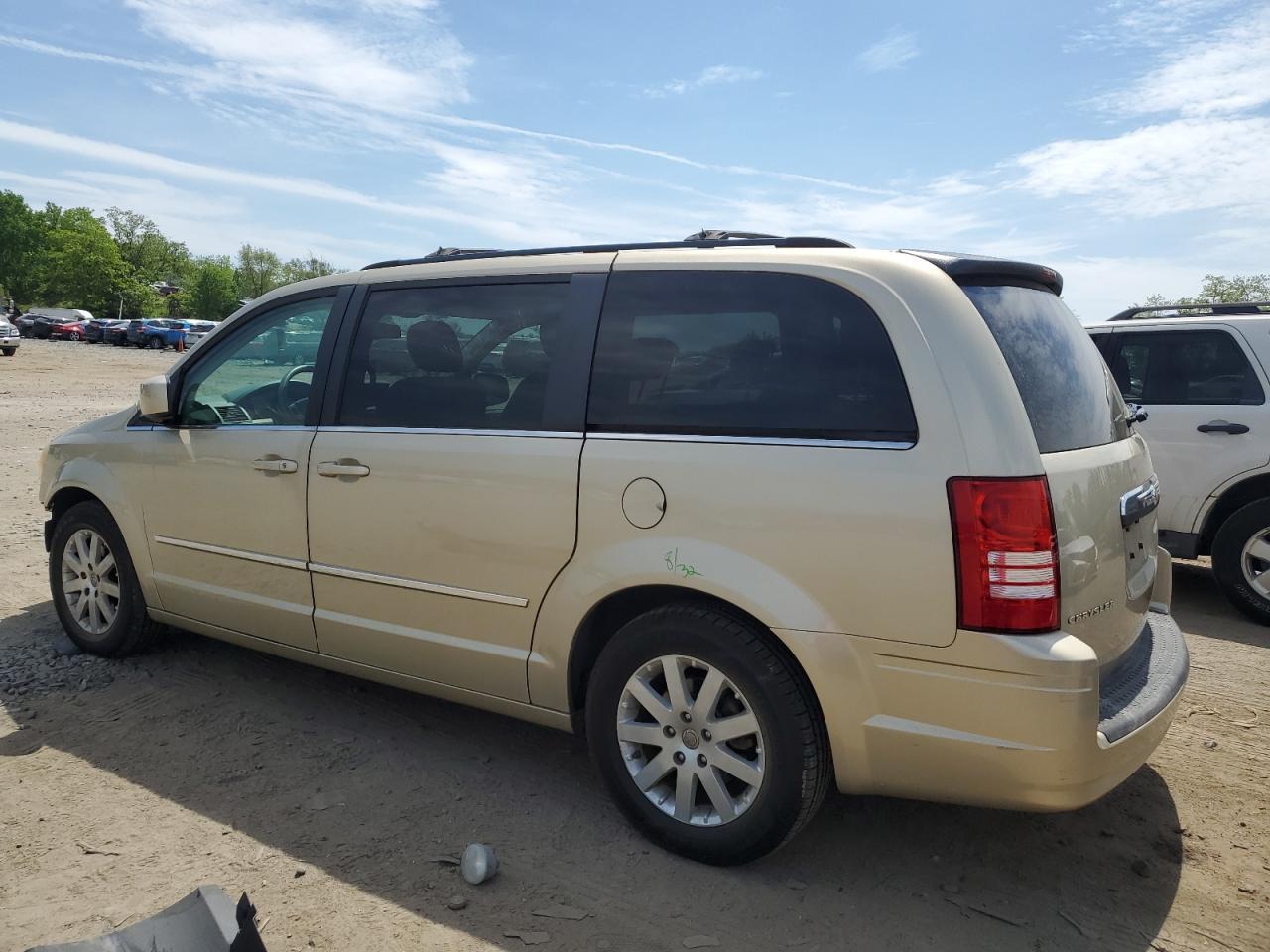 2A4RR5D13AR216813 2010 Chrysler Town & Country Touring