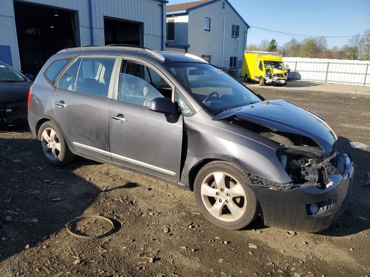 KNAFG526777118095 2007 Kia Rondo Lx