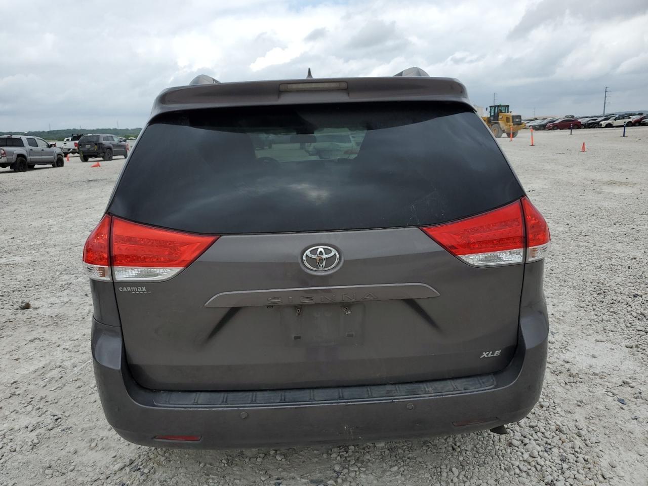 5TDYK3DC5CS180600 2012 Toyota Sienna Xle