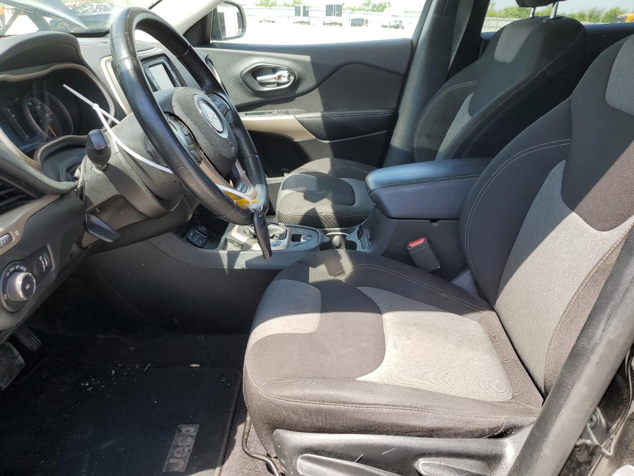 1C4PJLCB7JD552602 2018 Jeep Cherokee Latitude