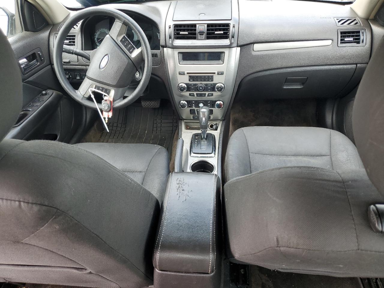 3FAHP0HA1BR173661 2011 Ford Fusion Se