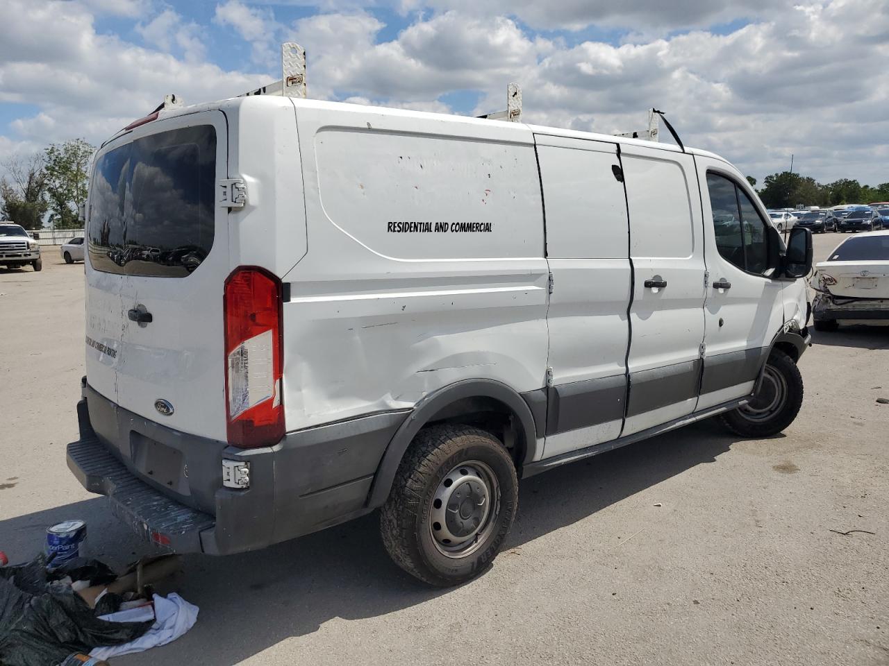 1FTNR1ZM0FKA83000 2015 Ford Transit T-250