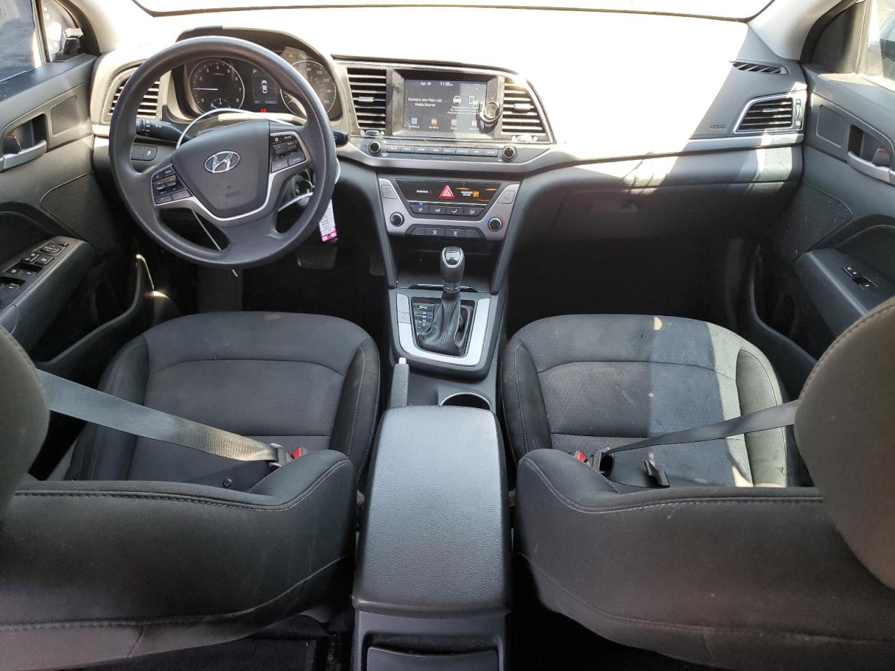 5NPD84LFXJH318262 2018 Hyundai Elantra Sel