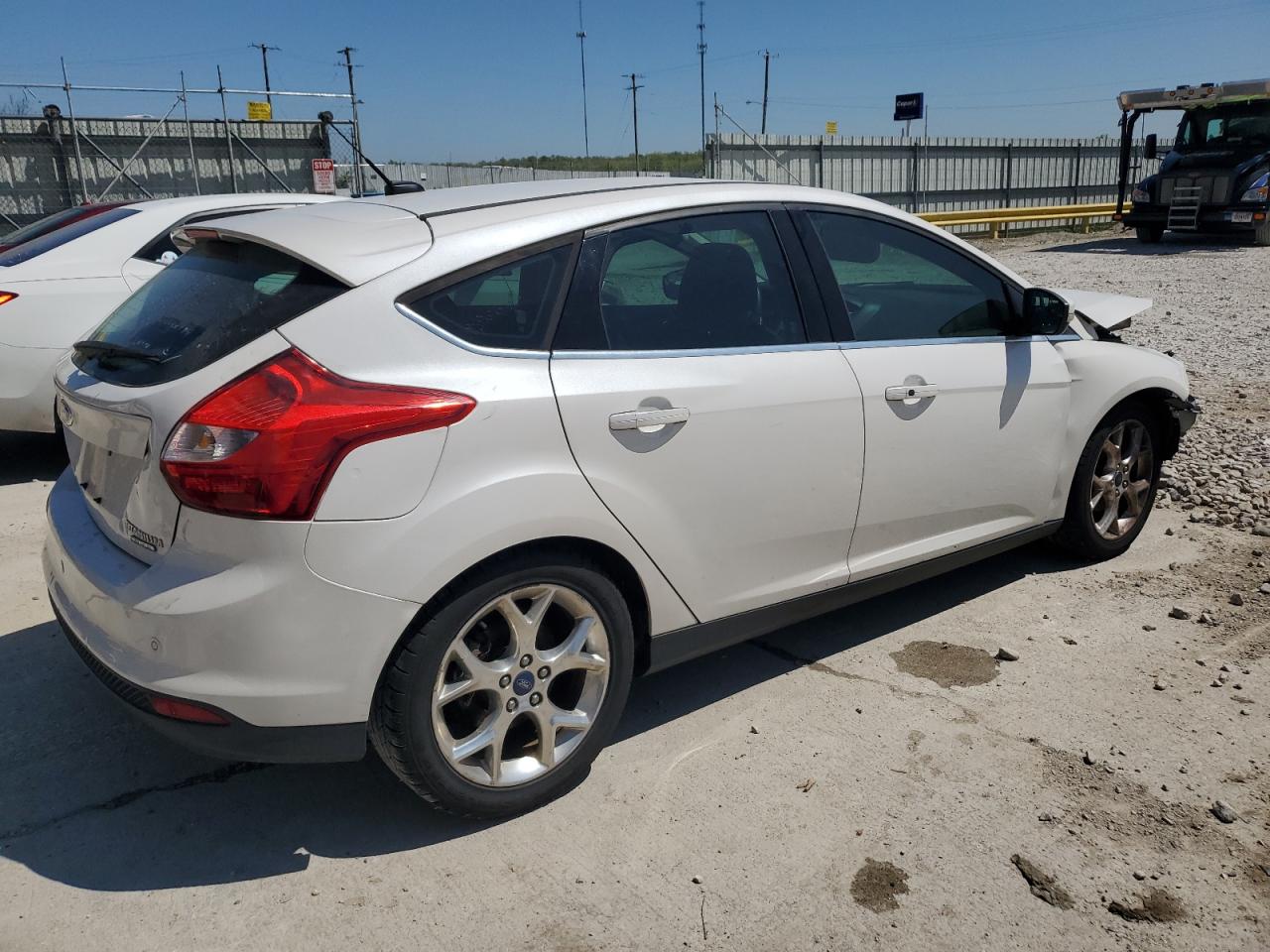 2014 Ford Focus Titanium vin: 1FADP3N29EL167204