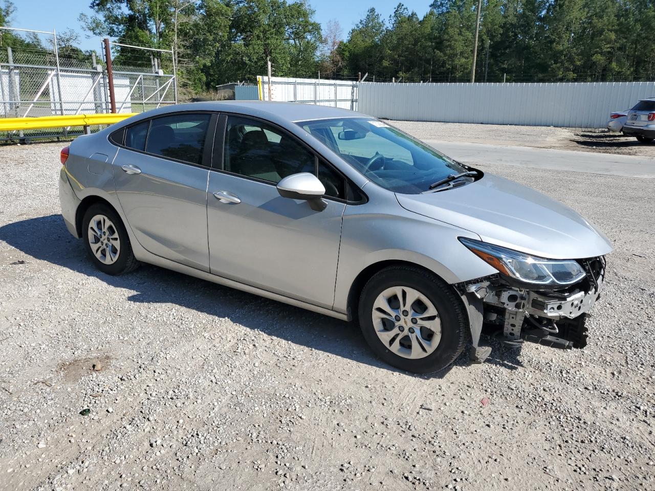 2019 Chevrolet Cruze vin: 1G1BJ5SM2K7104561