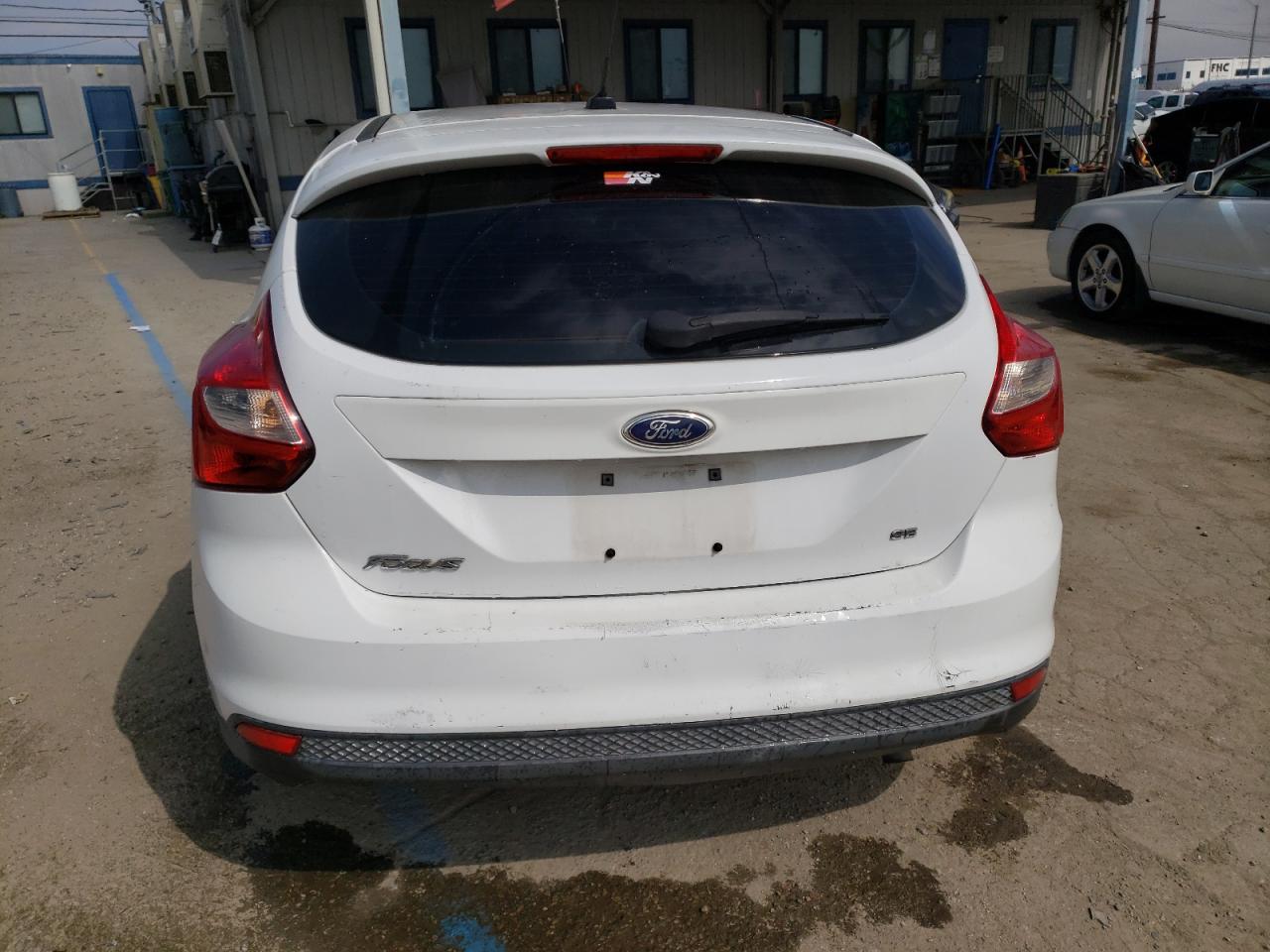 1FADP3K29EL337632 2014 Ford Focus Se