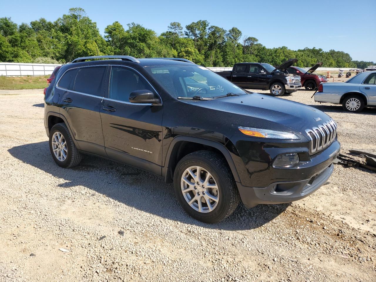 1C4PJMCS3HW596777 2017 Jeep Cherokee Latitude