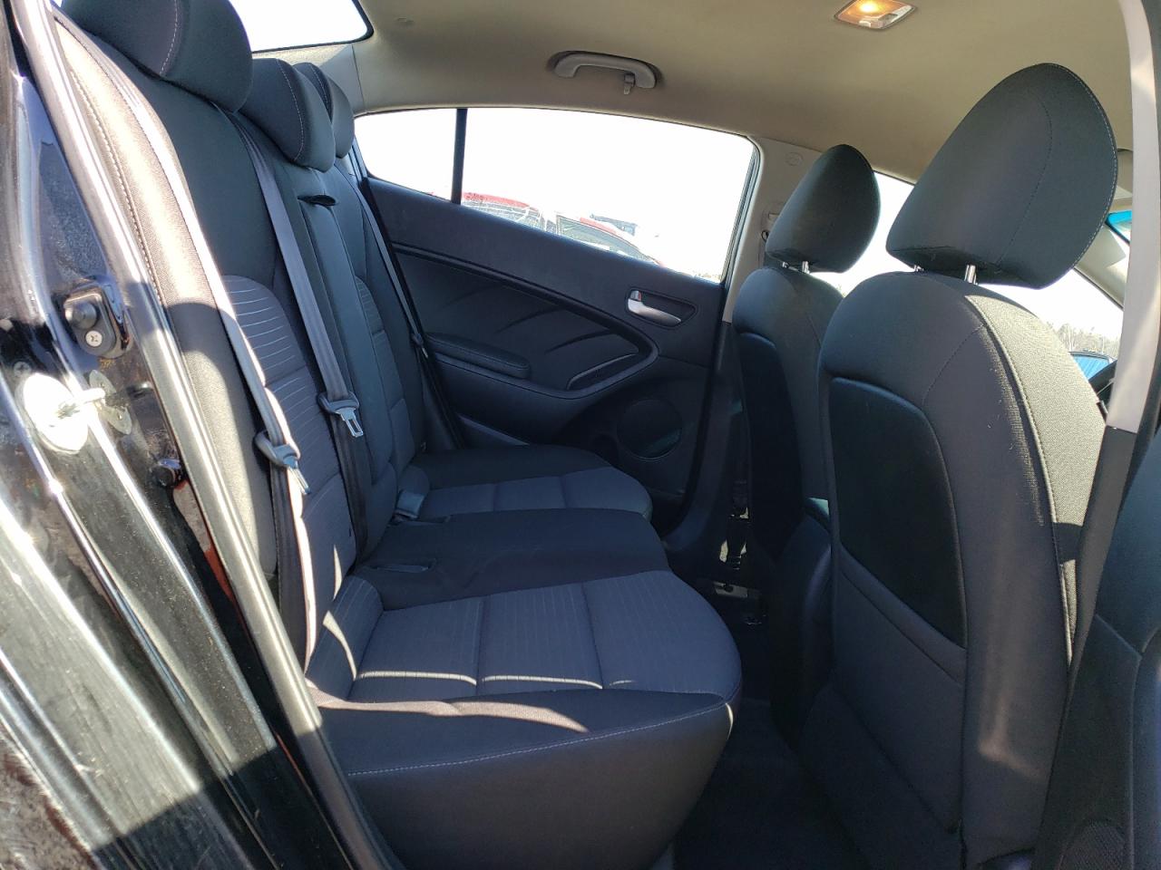 3KPFL4A77HE120465 2017 Kia Forte Lx