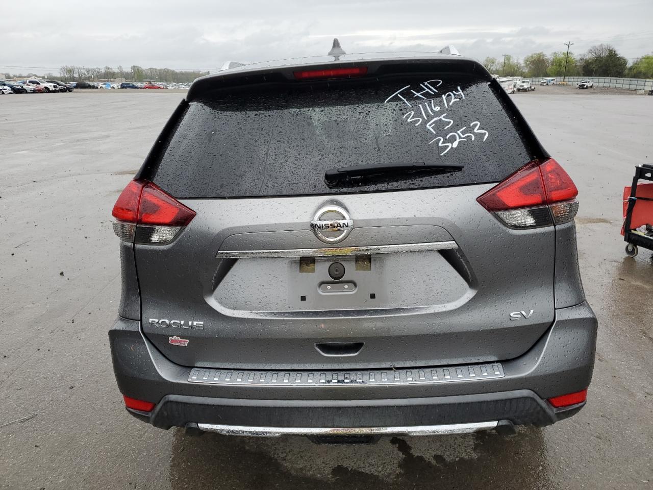 KNMAT2MT2JP553253 NISSAN ROGUE 2018