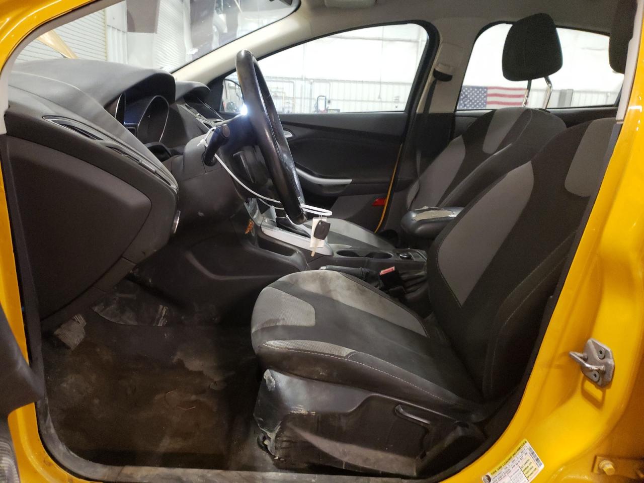 1FAHP3F22CL188439 2012 Ford Focus Se