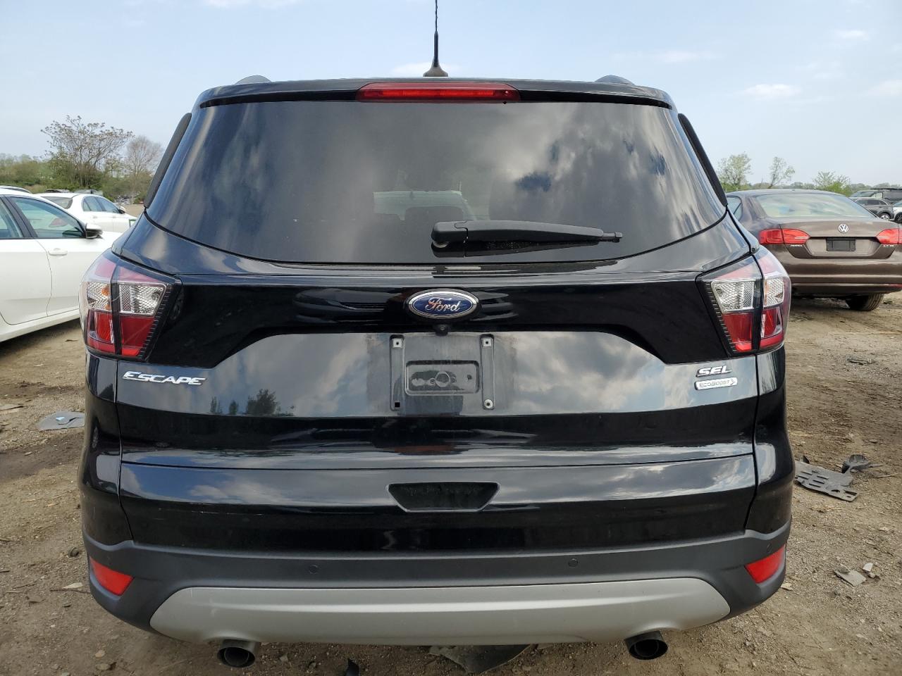 1FMCU0HD1JUD57069 2018 Ford Escape Sel