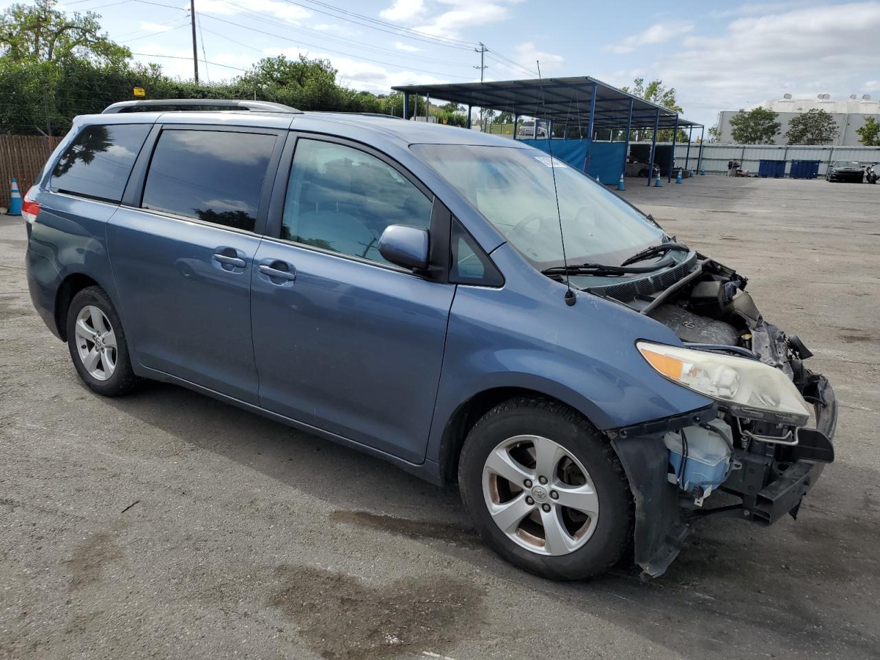 2014 Toyota Sienna Le vin: 5TDKK3DC2ES424065