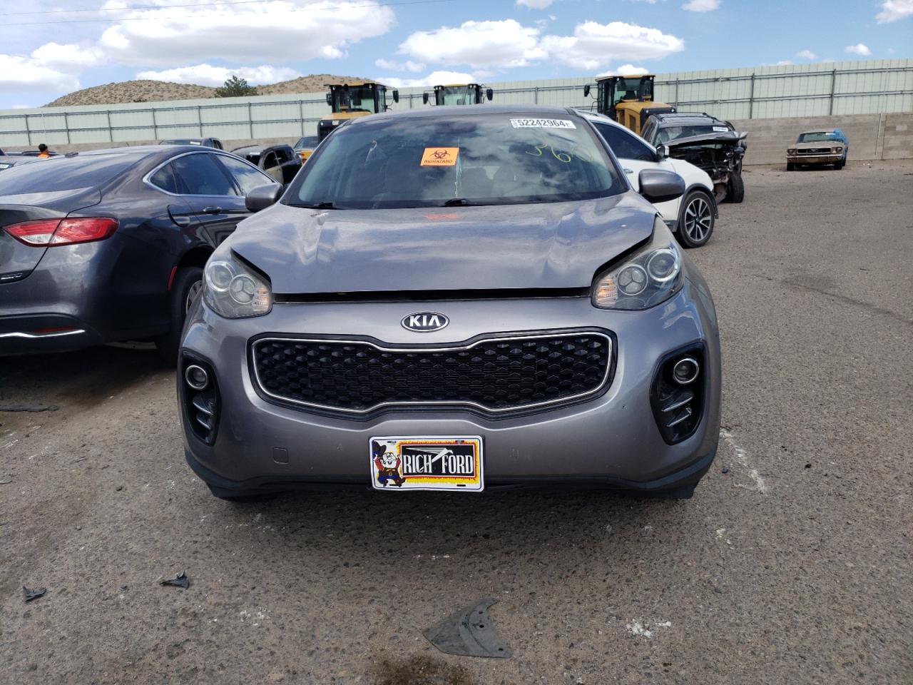 KNDPMCAC8J7364768 2018 Kia Sportage Lx