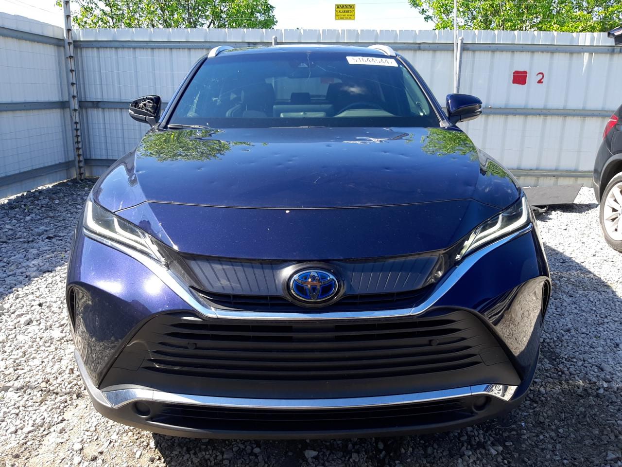 JTEAAAAH8MJ021363 2021 Toyota Venza Le