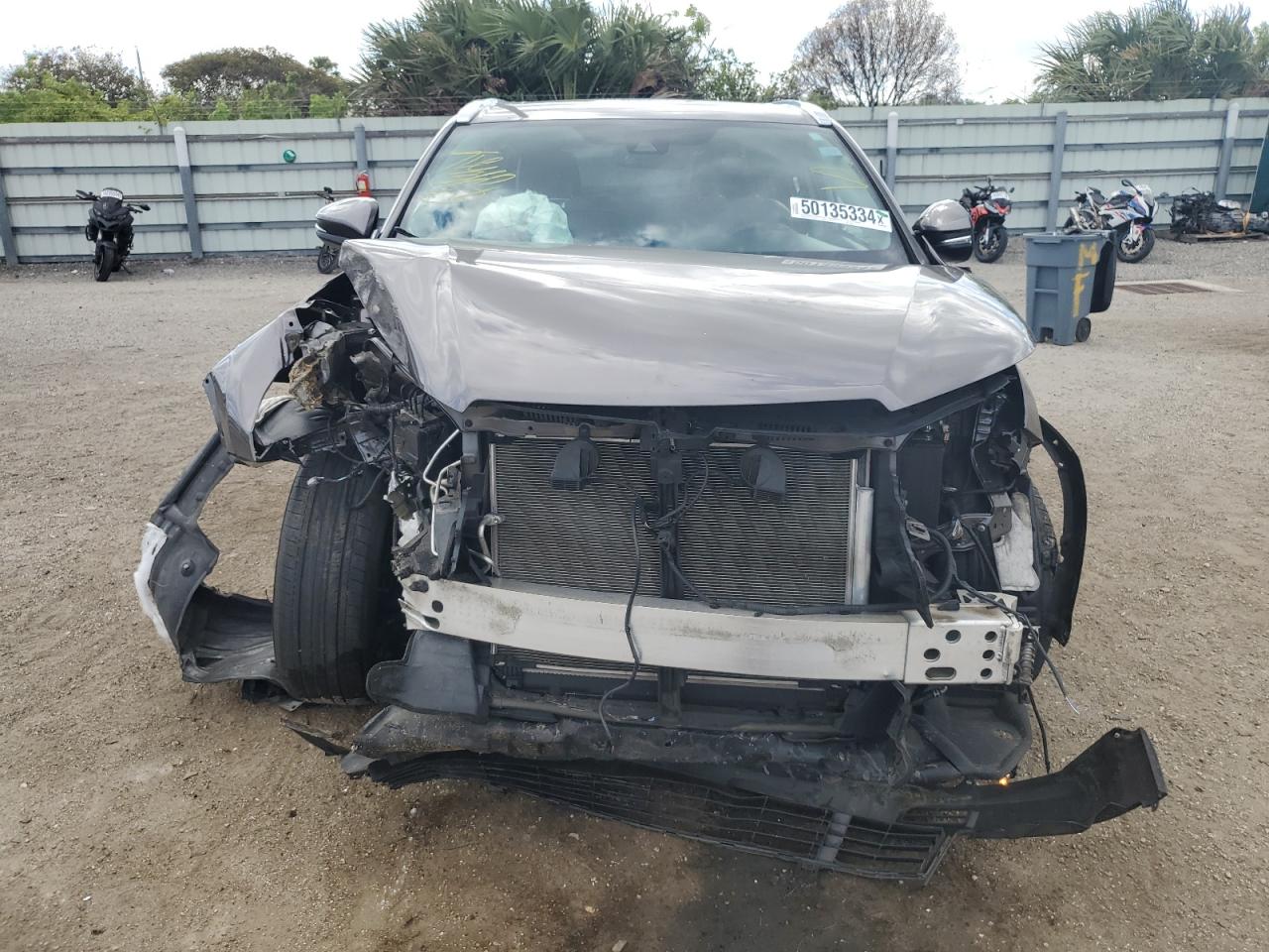 5TDKZRFH4KS551063 TOYOTA HIGHLANDER 2019
