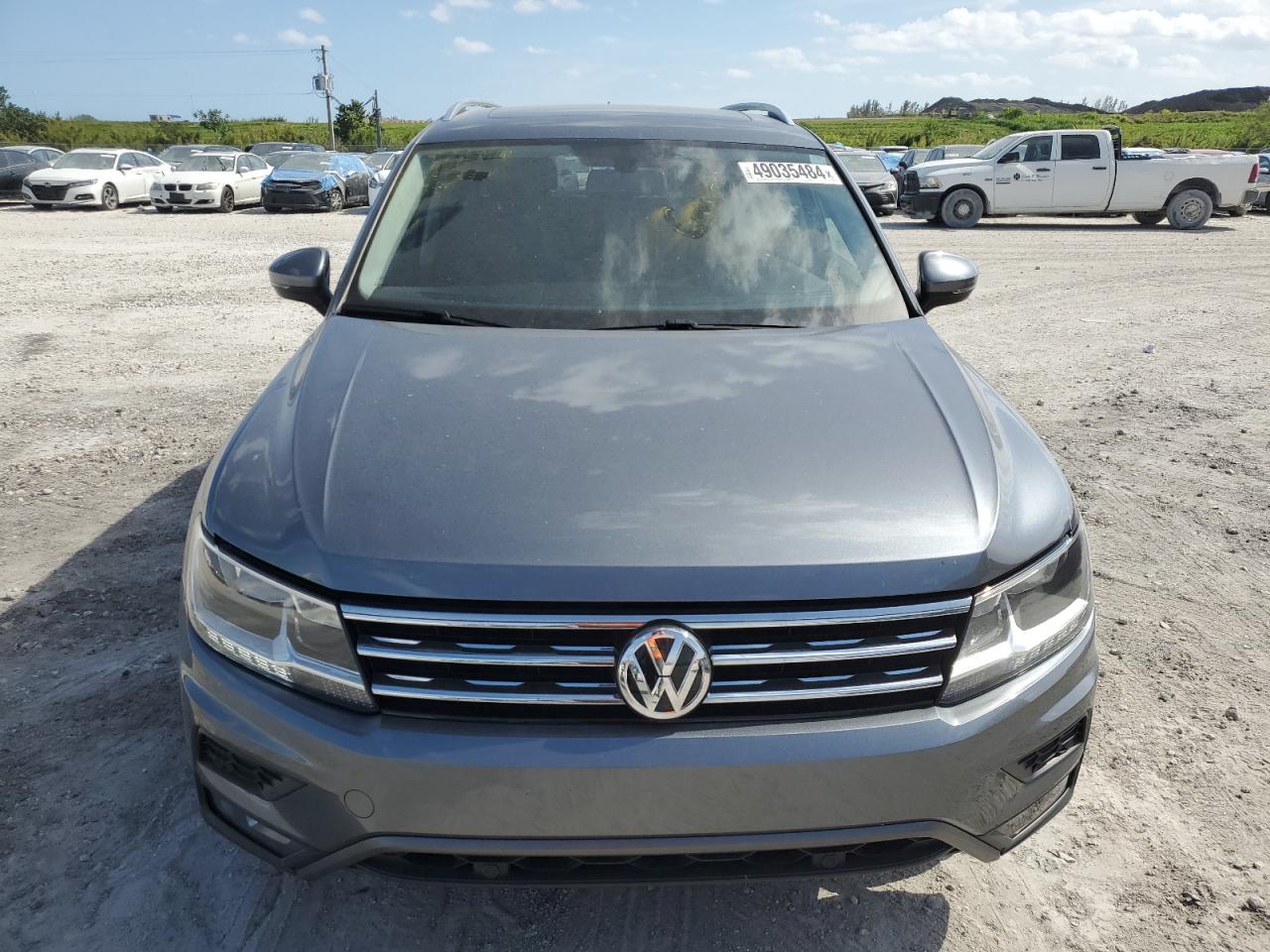 3VV3B7AX2KM120363 2019 Volkswagen Tiguan Se