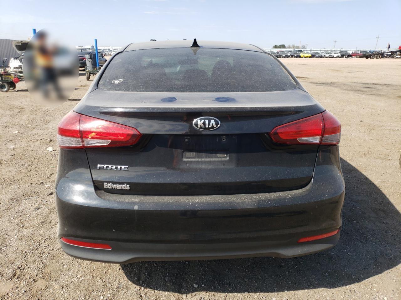 3KPFK4A77HE031658 2017 Kia Forte Lx