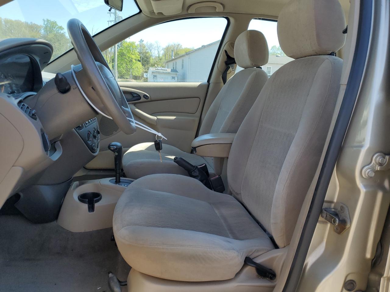 1FAFP34P2YW422932 2000 Ford Focus Se