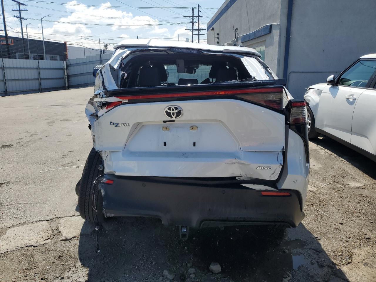 JTMABABA7PA002780 TOYOTA BZ4X XLE 2023