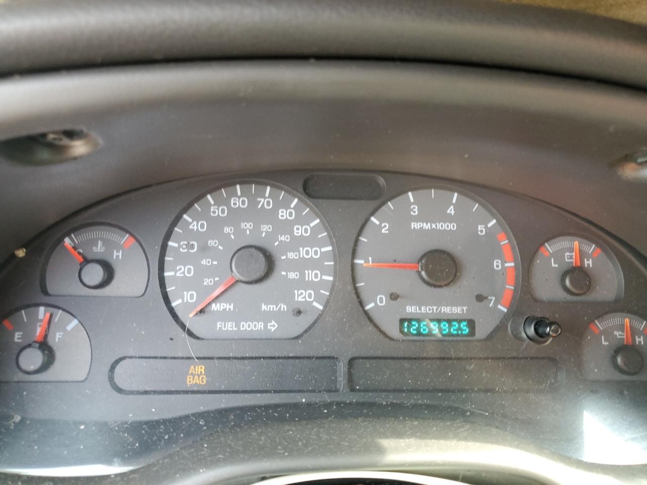 1FAFP404XYF273266 2000 Ford Mustang