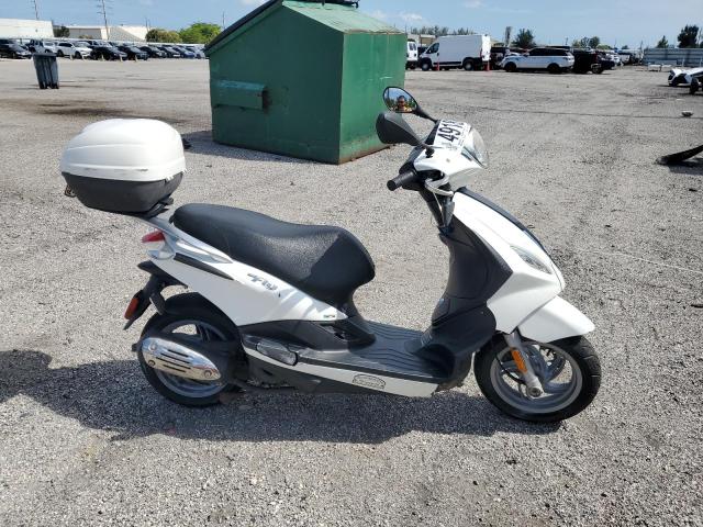 PIAGGIO FLY 150 2014 white motor sc gas ZAPM798G9E7001115 photo #1