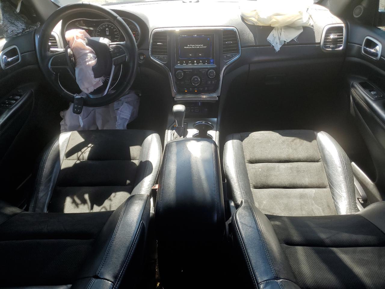 1C4RJFAG8JC465001 2018 Jeep Grand Cherokee Laredo