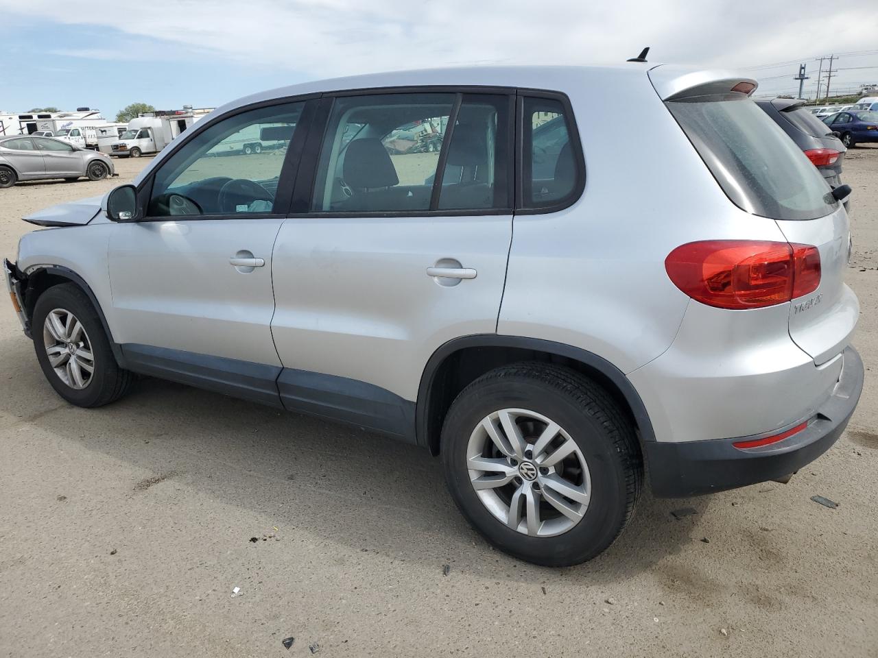 2013 Volkswagen Tiguan S vin: WVGAV7AX4DW557731