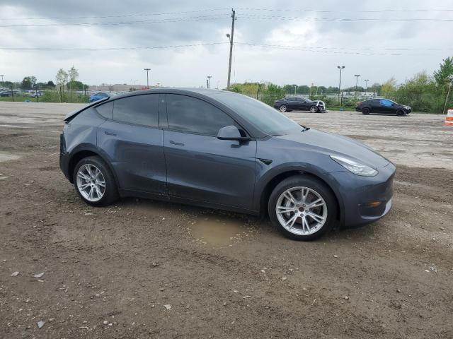 7SAYGDEE9NA017057 Tesla Model Y  4