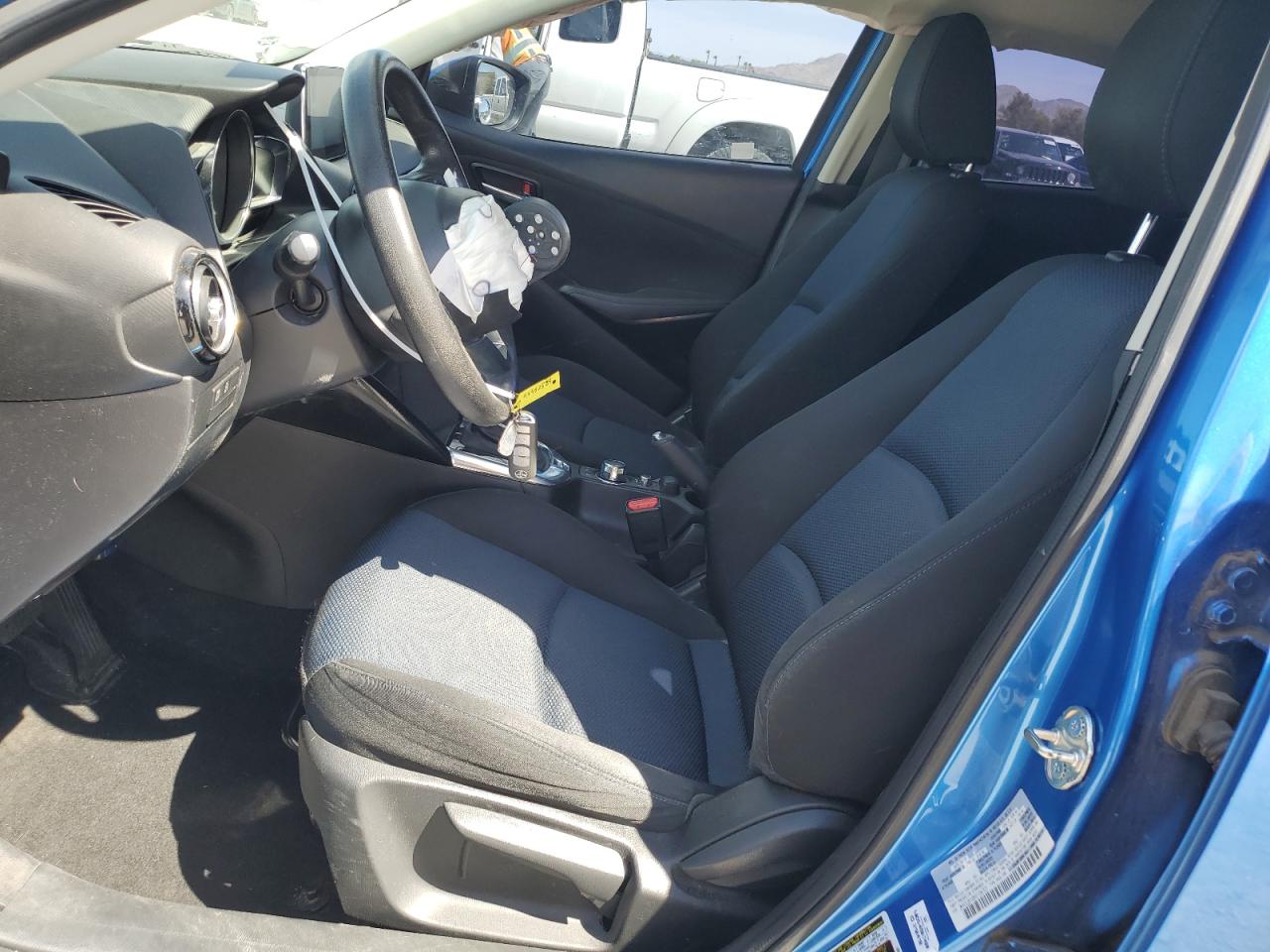 3MYDLBYV6HY184707 2017 Toyota Yaris Ia