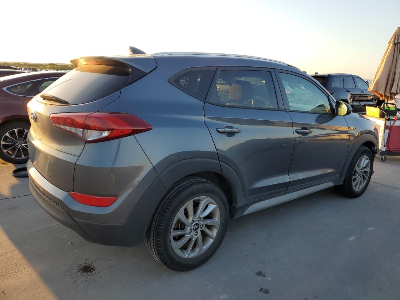 KM8J33A49JU600844 2018 Hyundai Tucson Sel