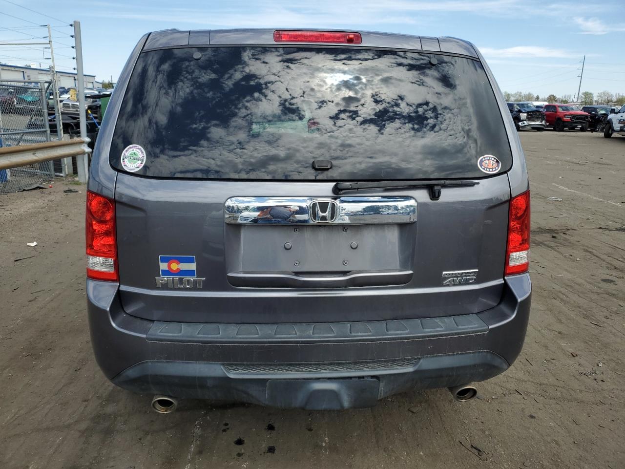 5FNYF4H31FB012191 2015 Honda Pilot Se