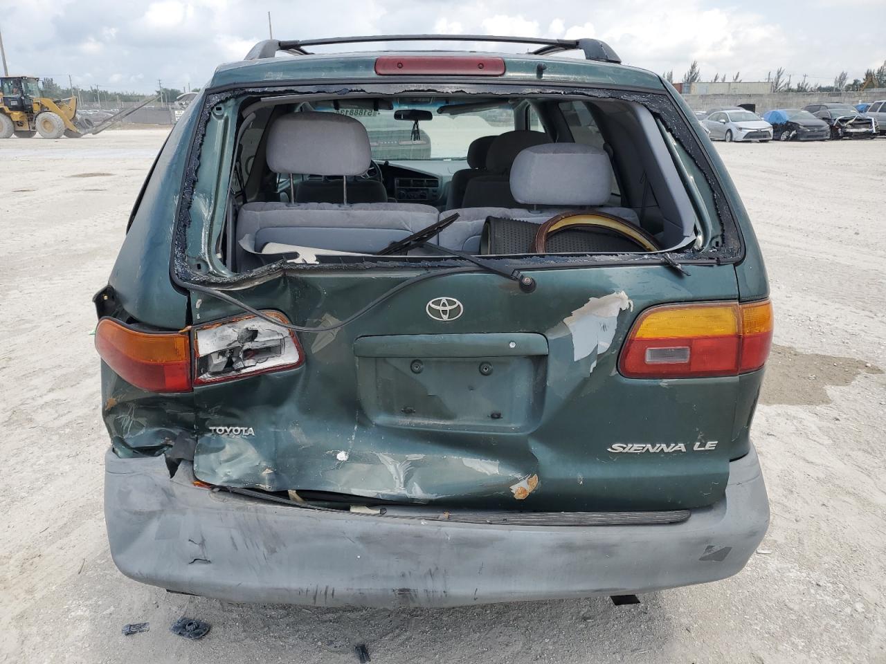 4T3ZF13C5YU189415 2000 Toyota Sienna Le