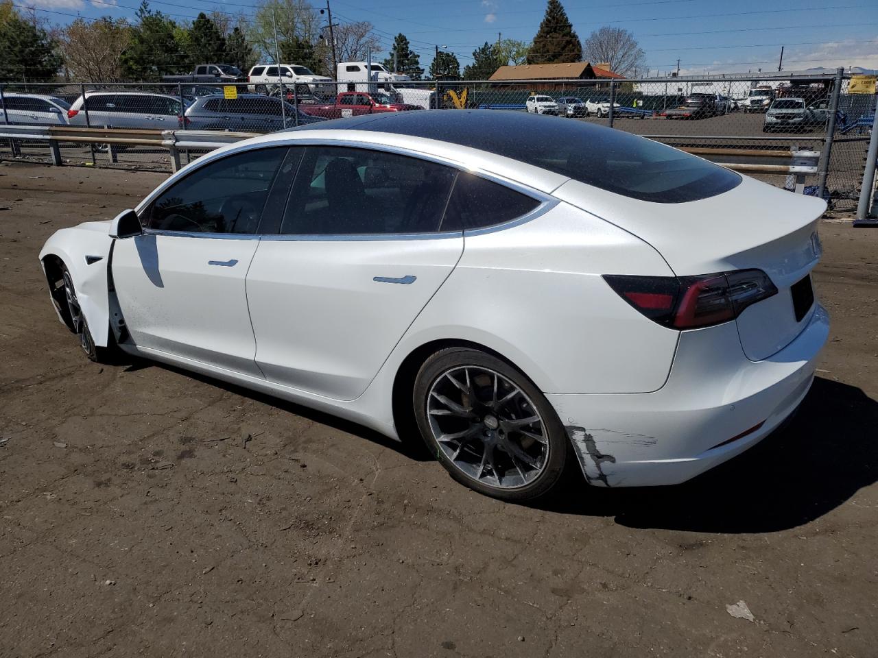 2019 Tesla Model 3 vin: 5YJ3E1EB9KF365750