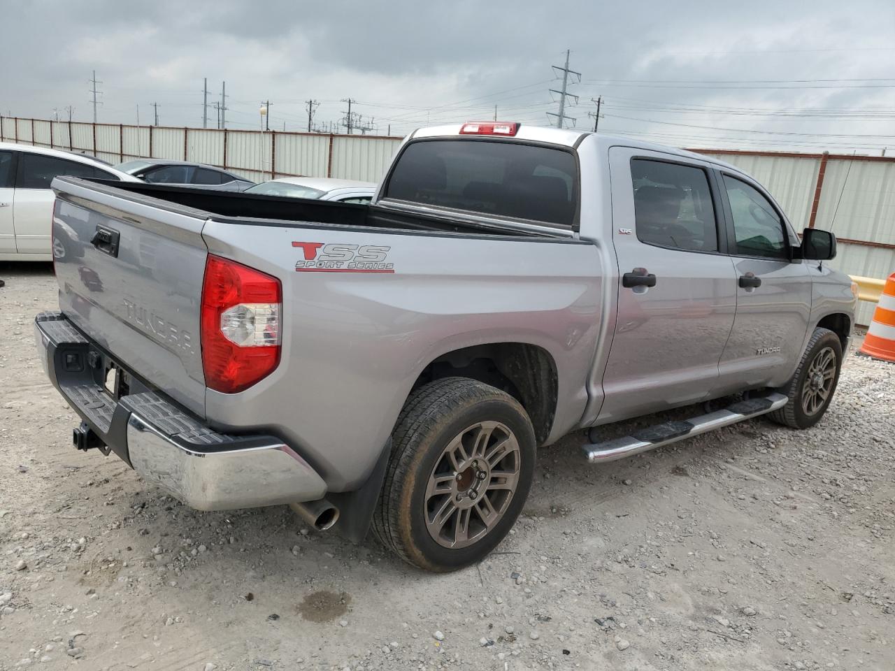 5TFEM5F11GX103369 2016 Toyota Tundra Crewmax Sr5