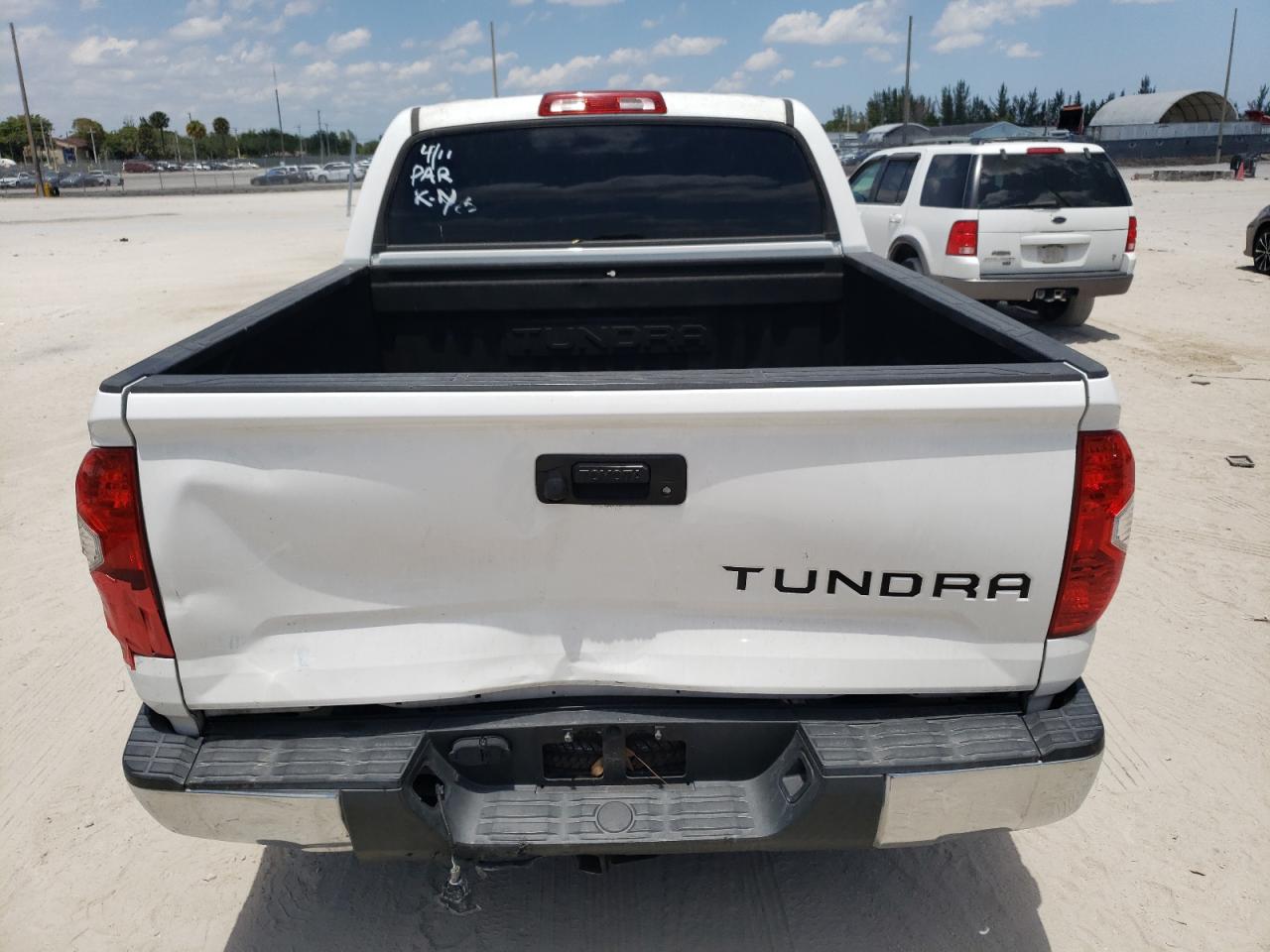 5TFEM5F14GX095896 2016 Toyota Tundra Crewmax Sr5