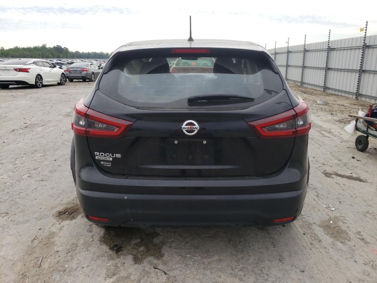 JN1BJ1AV4MW560129 2021 Nissan Rogue Sport S