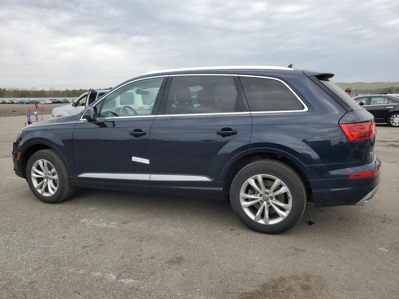 WA1LHAF75JD003982 2018 Audi Q7 Premium Plus