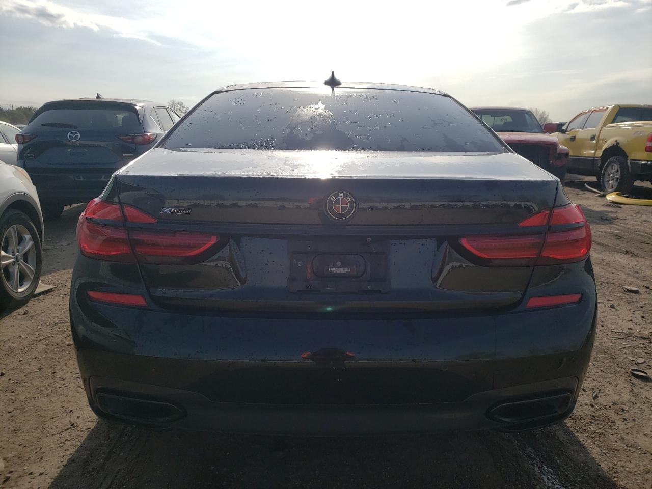 2018 BMW 750 Xi vin: WBA7F2C53JG423502