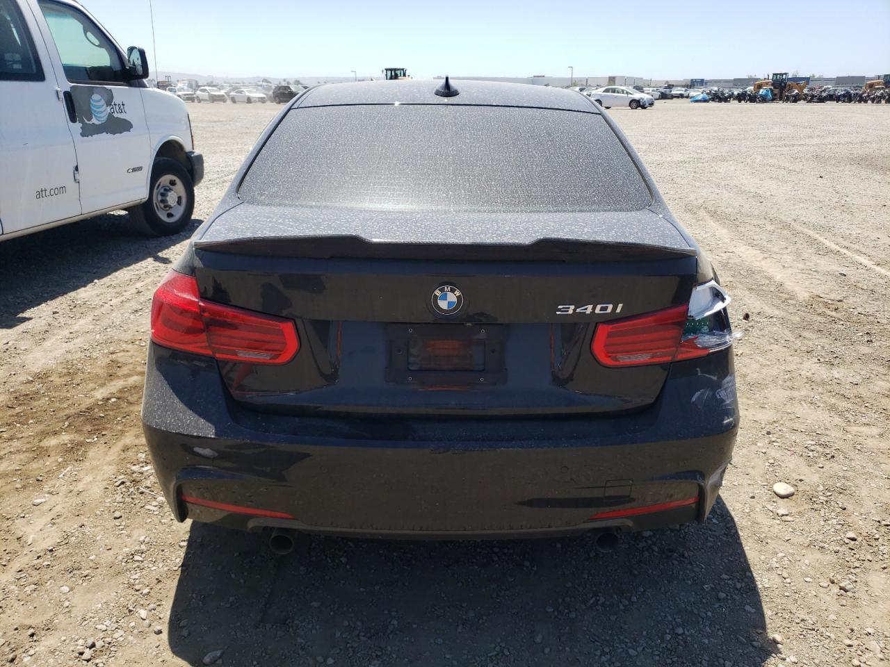 WBA8B3G59JNV01177 2018 BMW 340 I