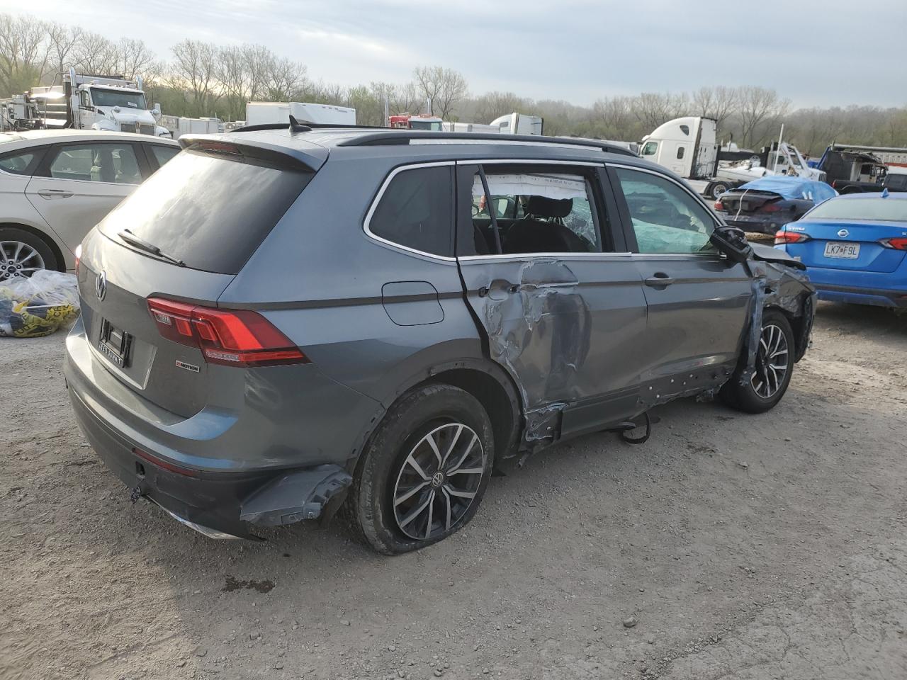 2019 Volkswagen Tiguan Se vin: 3VV2B7AX9KM164730