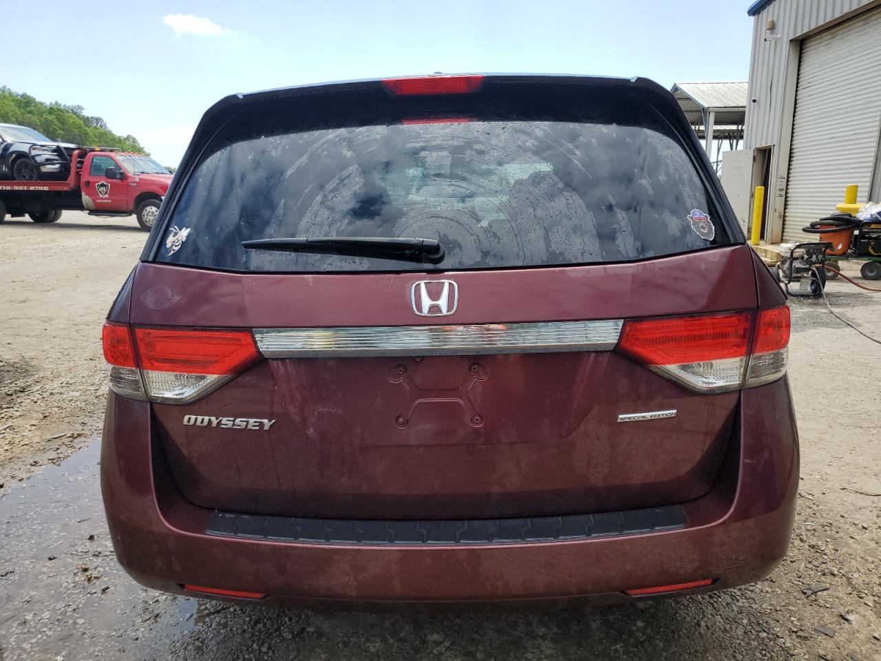 2016 Honda Odyssey Se vin: 5FNRL5H38GB141114