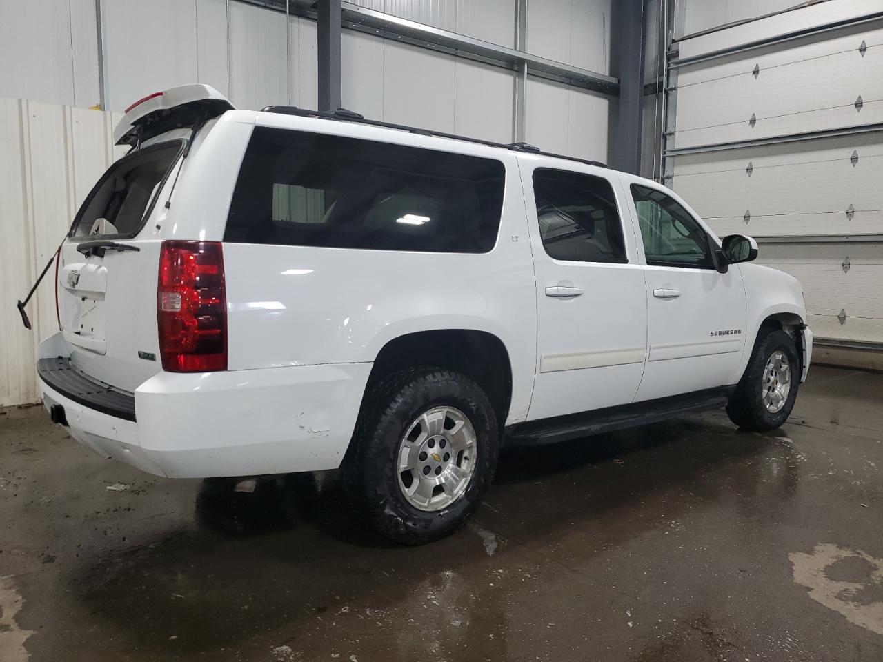 1GNUKJE32AR100142 2010 Chevrolet Suburban K1500 Lt