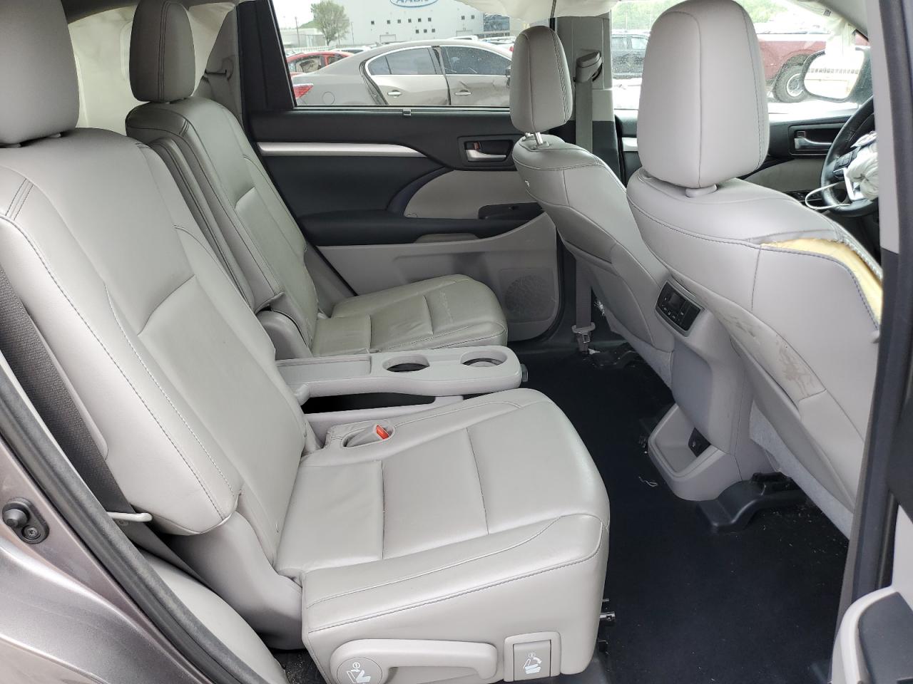 5TDKKRFH1FS099258 2015 Toyota Highlander Xle