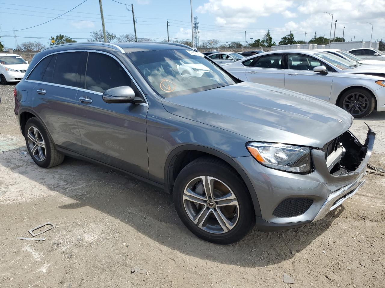 2019 Mercedes-Benz Glc 300 vin: WDC0G4JB3KV185969