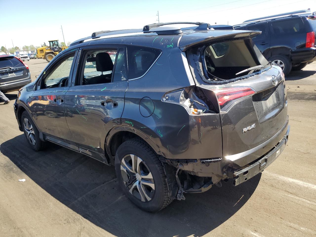 2017 Toyota Rav4 Le vin: JTMBFREV9HJ712027